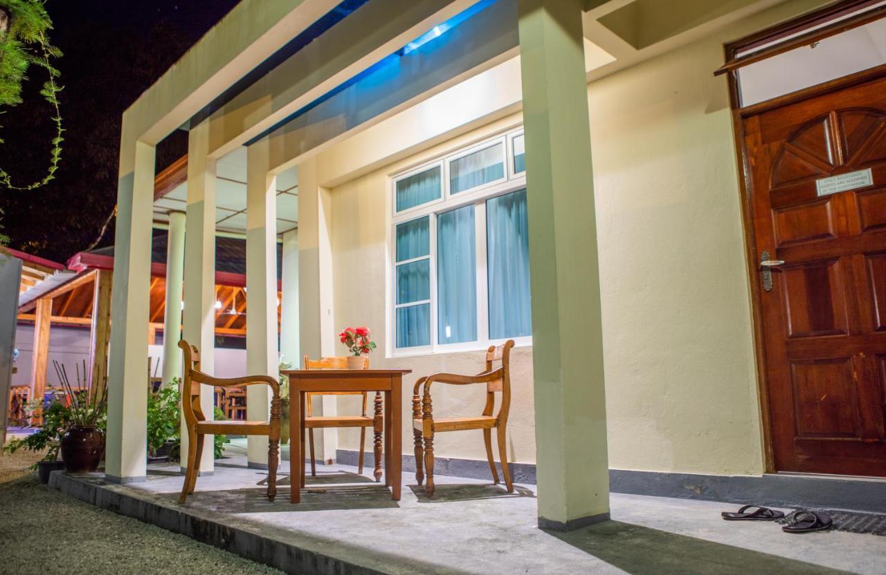 Charming Holiday Lodge- Addu Atoll Meedhoo, Maldives Extérieur photo