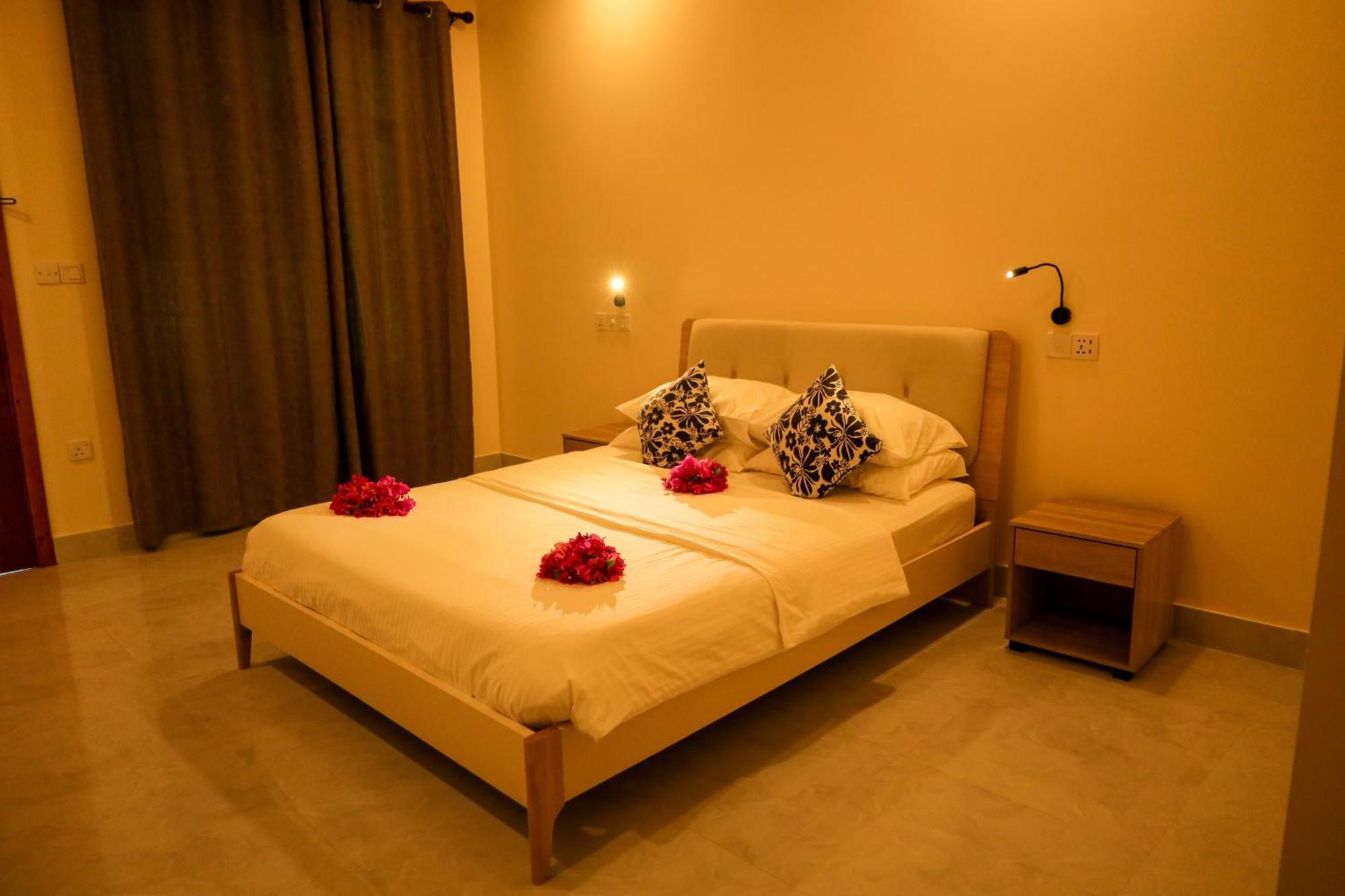 Charming Holiday Lodge- Addu Atoll Meedhoo, Maldives Extérieur photo