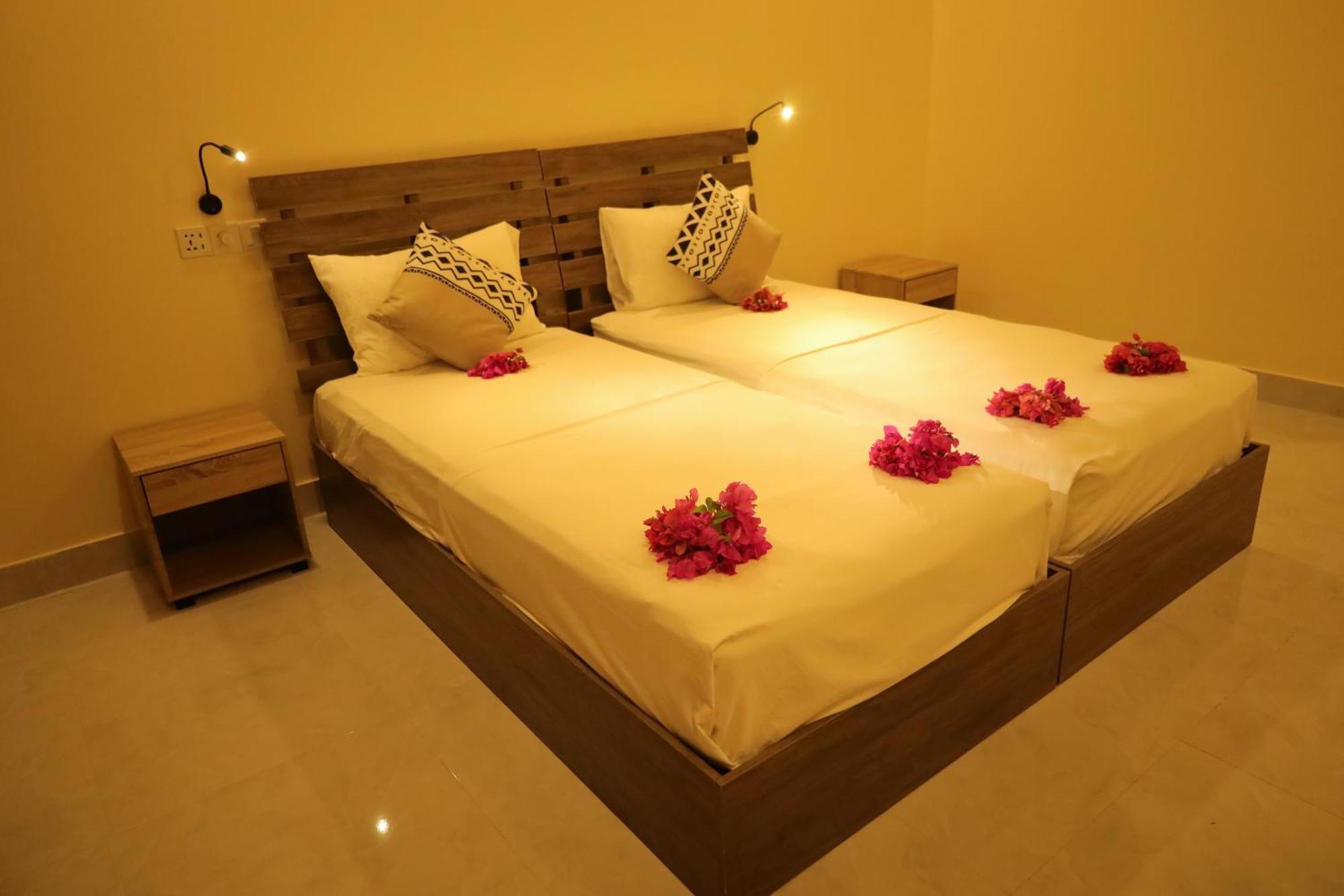 Charming Holiday Lodge- Addu Atoll Meedhoo, Maldives Extérieur photo