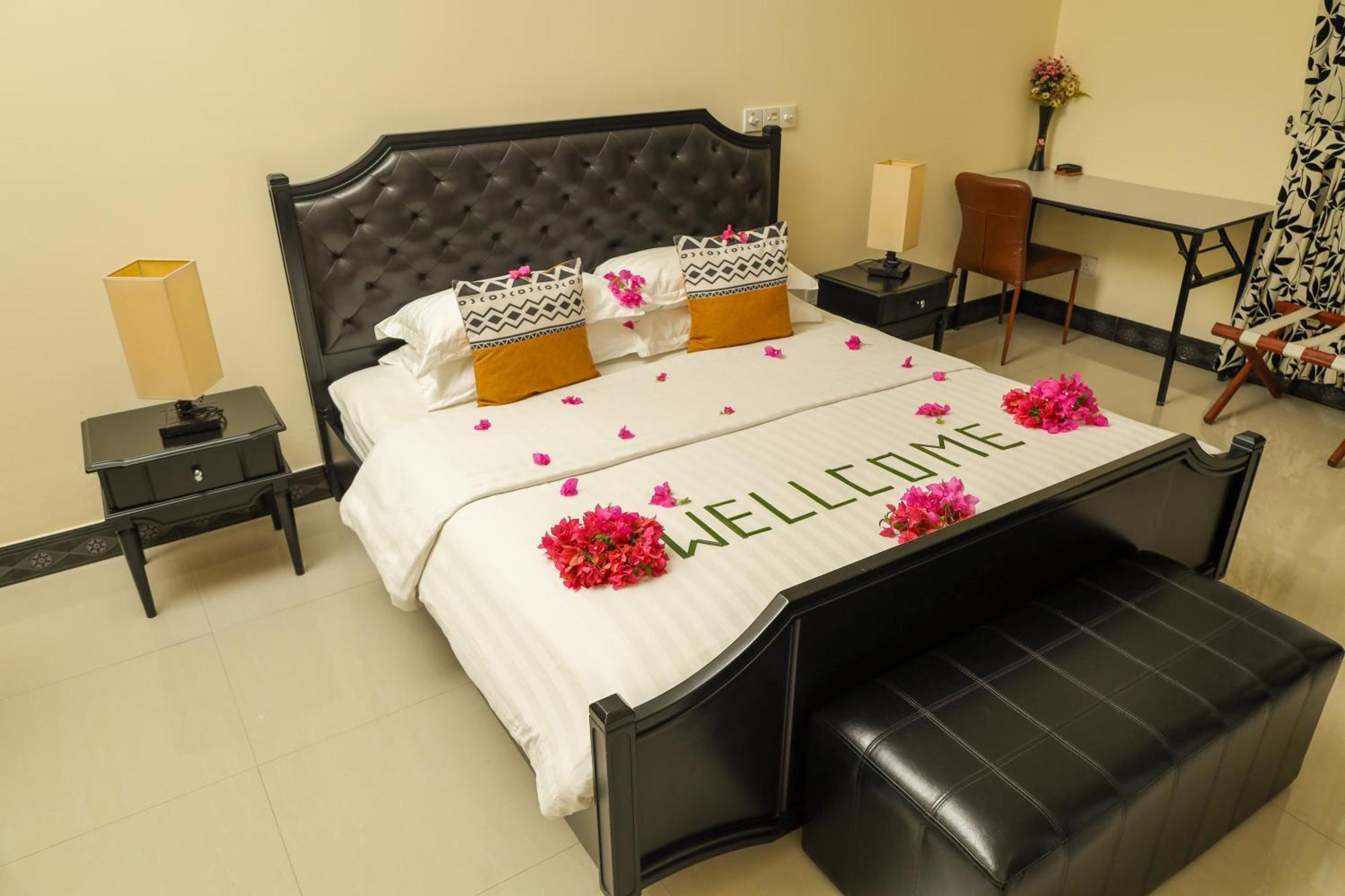 Charming Holiday Lodge- Addu Atoll Meedhoo, Maldives Extérieur photo